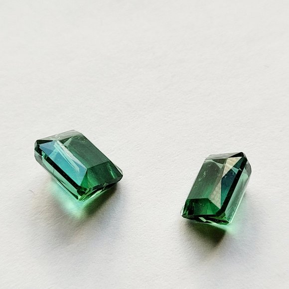 Stunning Natural Loose Emeralds, 1.60 CT and 1.32 CT, Octagon cut - Picture 3 of 4